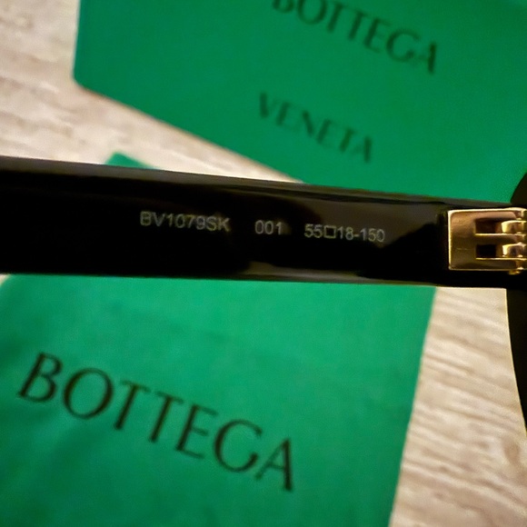 Bottega Veneta Dark Frame Sunglasses - Picture 5 of 10